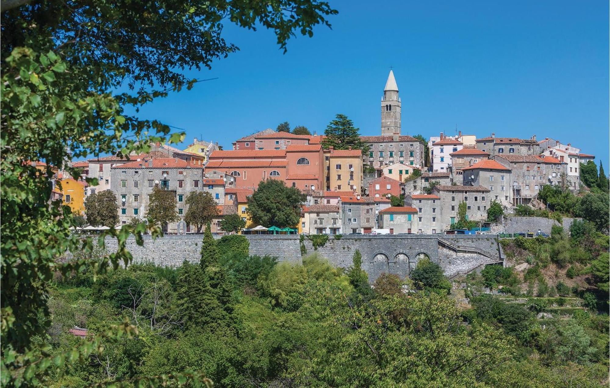 Cozy Home In Labin With Kitchen Exterior foto