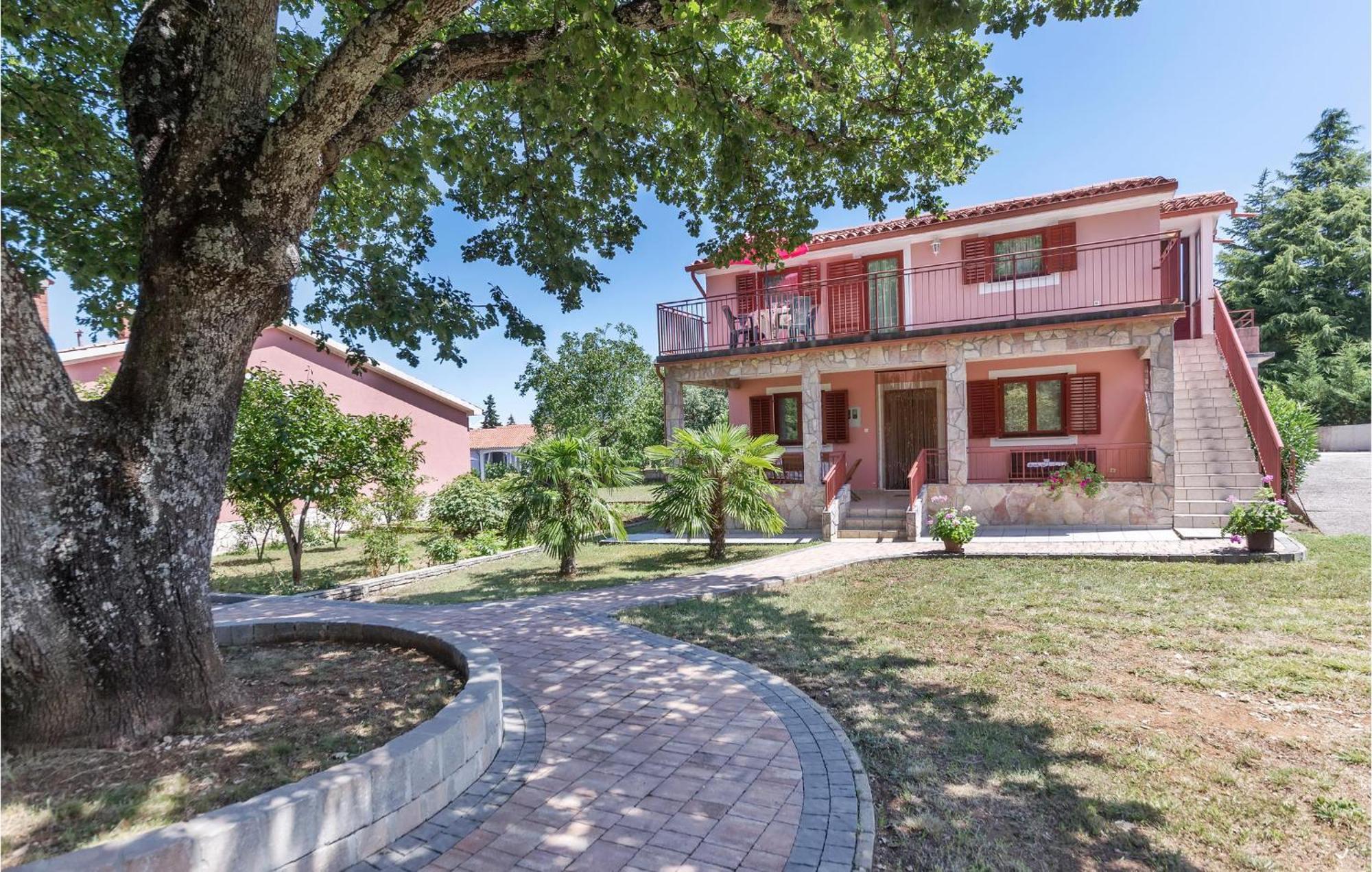 Cozy Home In Labin With Kitchen Exterior foto